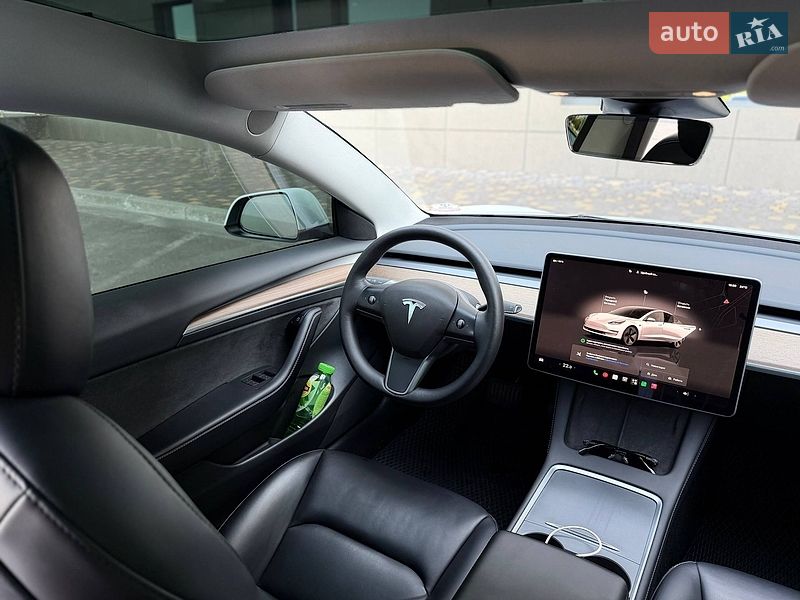 Седан Tesla Model 3 2022 в Кривому Розі