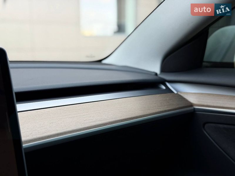 Седан Tesla Model 3 2022 в Кривому Розі