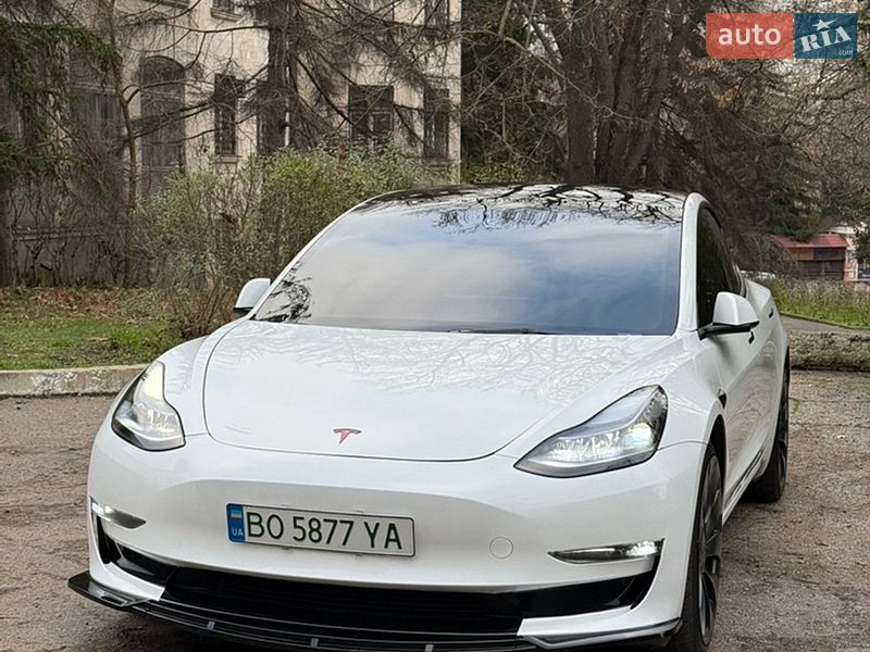 Tesla Model 3 2023