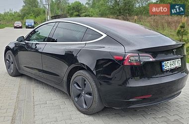 Седан Tesla Model 3 2018 в Львове