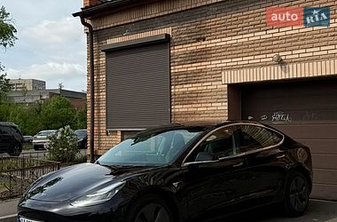 Седан Tesla Model 3 2018 в Киеве