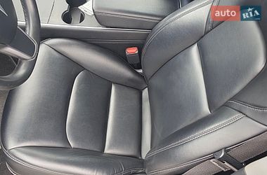 Седан Tesla Model 3 2018 в Львове