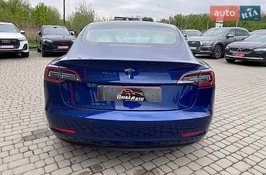 Седан Tesla Model 3 2018 в Львові