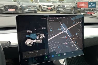 Седан Tesla Model 3 2018 в Львові