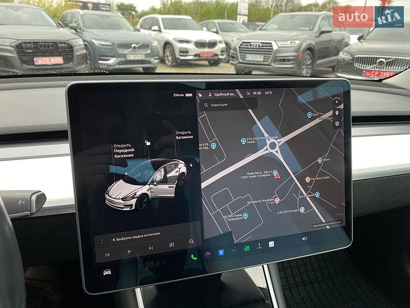 Седан Tesla Model 3 2018 в Львові