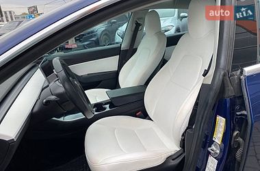 Седан Tesla Model 3 2018 в Львові