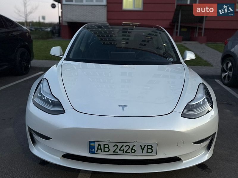 Седан Tesla Model 3 2020 в Виннице