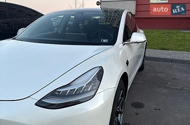 Седан Tesla Model 3 2020 в Виннице