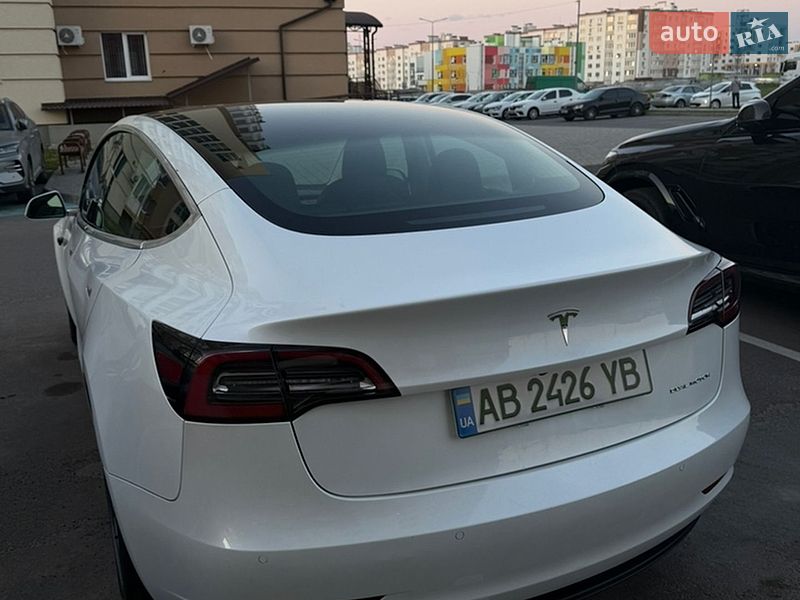 Седан Tesla Model 3 2020 в Виннице