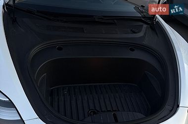 Седан Tesla Model 3 2020 в Виннице