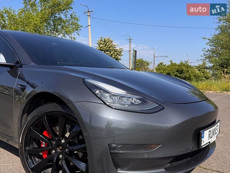 Седан Tesla Model 3 2019 в Кривому Розі