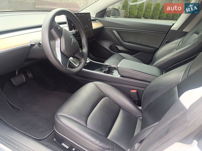 Седан Tesla Model 3 2019 в Белой Церкви