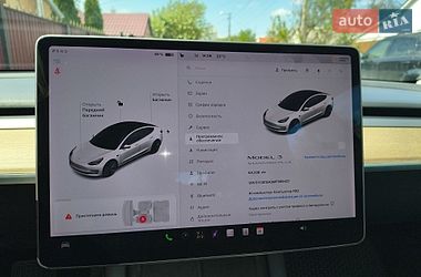 Седан Tesla Model 3 2021 в Черкасах