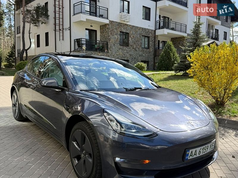 Tesla Model 3 2023