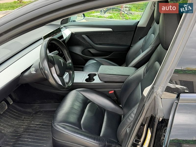 Седан Tesla Model 3 2020 в Ивано-Франковске