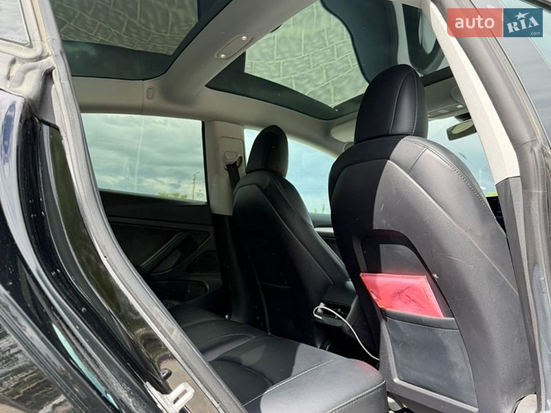 Седан Tesla Model 3 2020 в Ивано-Франковске