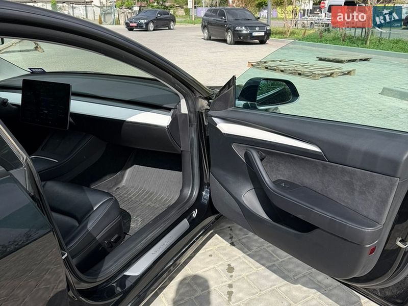 Седан Tesla Model 3 2020 в Ивано-Франковске