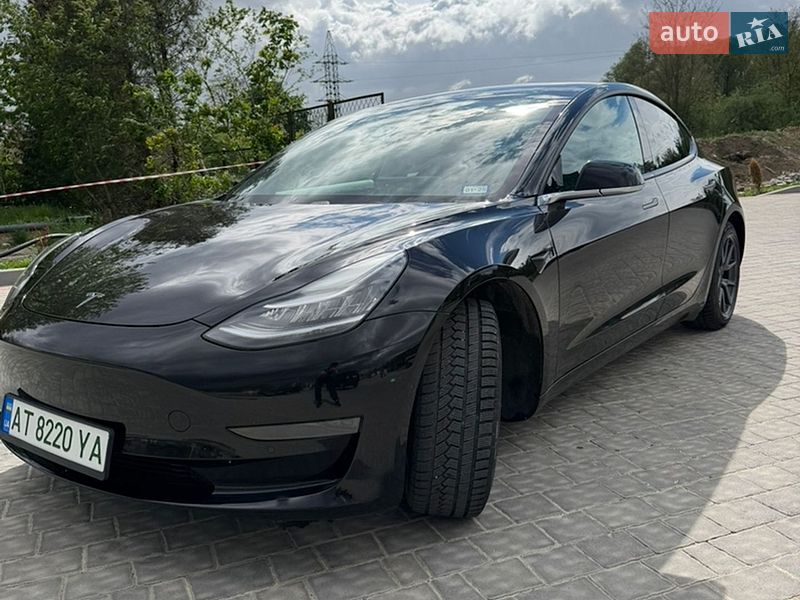 Седан Tesla Model 3 2020 в Ивано-Франковске