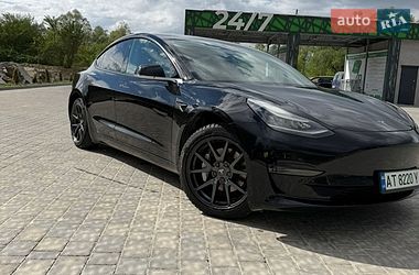Седан Tesla Model 3 2020 в Ивано-Франковске
