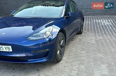 Седан Tesla Model 3 2023 в Каменском