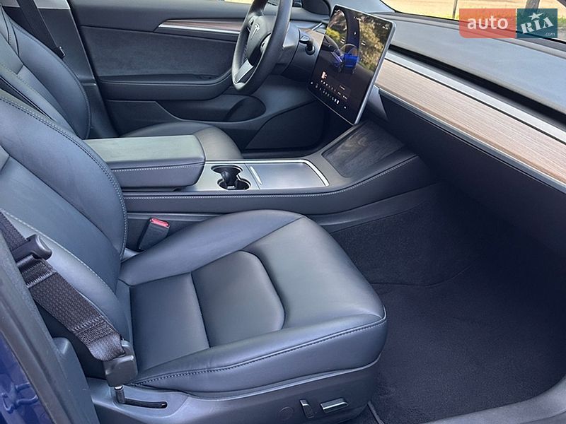 Седан Tesla Model 3 2023 в Каменском