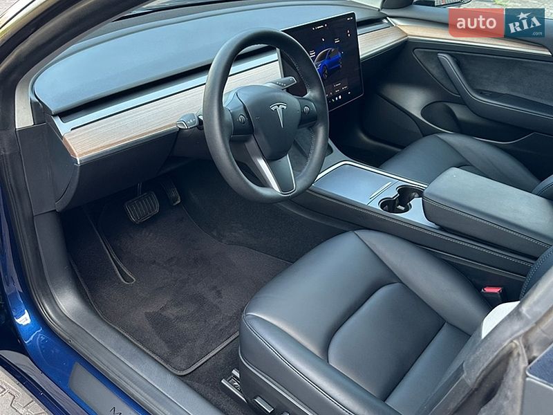 Седан Tesla Model 3 2023 в Каменском