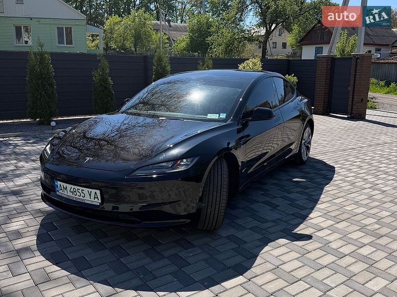 Tesla Model 3 2024