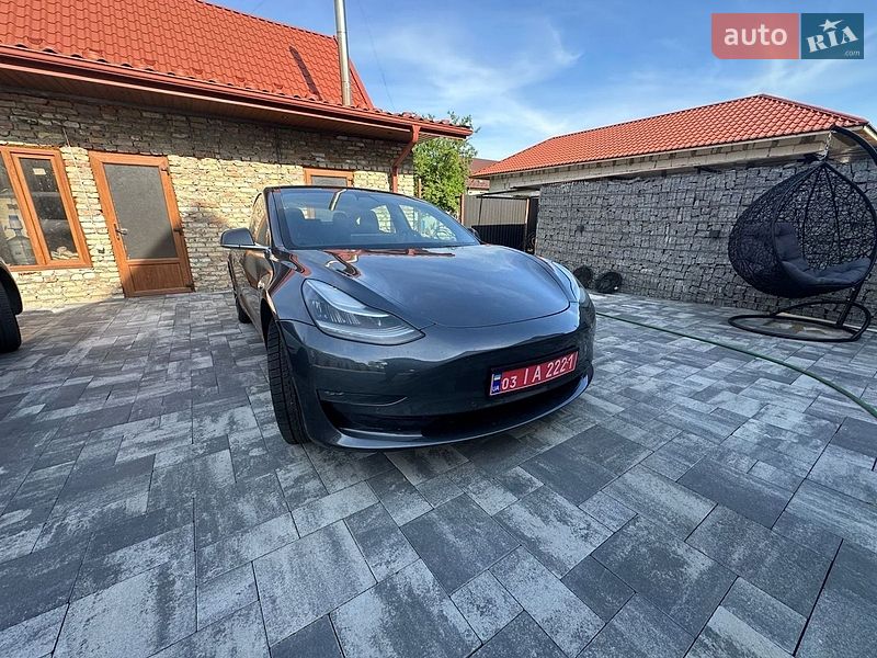 Tesla Model 3 2019
