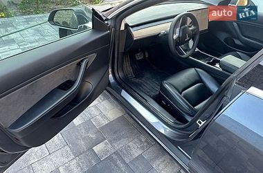 Седан Tesla Model 3 2019 в Киеве