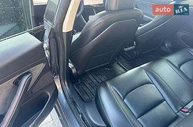 Седан Tesla Model 3 2019 в Киеве