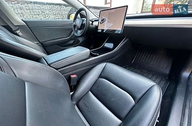Седан Tesla Model 3 2019 в Киеве
