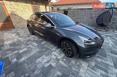 Седан Tesla Model 3 2019 в Киеве