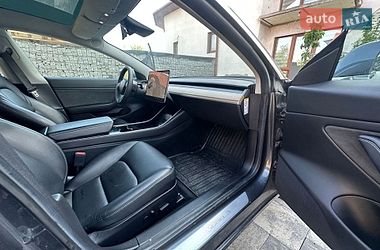 Седан Tesla Model 3 2019 в Киеве