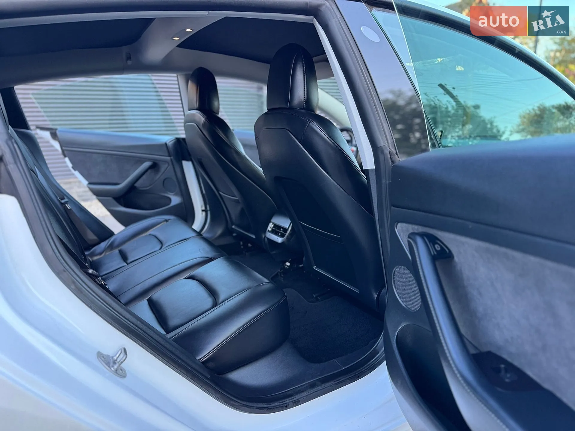 2022 Tesla Model 3 - мініатюра 29