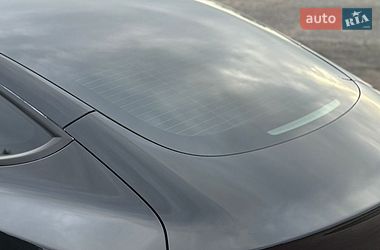 Седан Tesla Model 3 2021 в Овручі