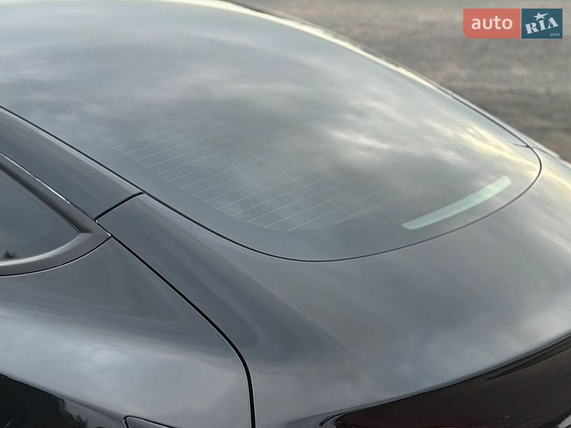 Седан Tesla Model 3 2021 в Овручі