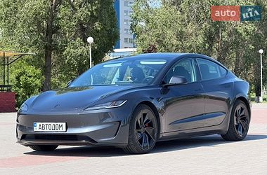 Седан Tesla Model 3 2024 в Запоріжжі