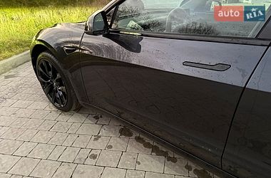 Седан Tesla Model 3 2024 в Львове