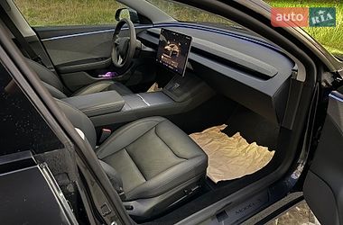Седан Tesla Model 3 2024 в Львове