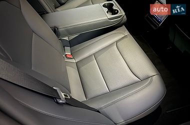 Седан Tesla Model 3 2024 в Львове
