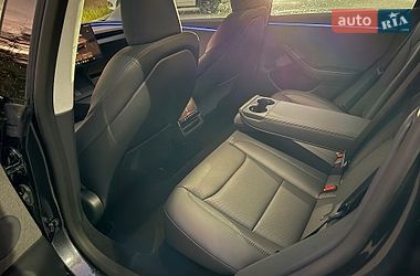 Седан Tesla Model 3 2024 в Львове