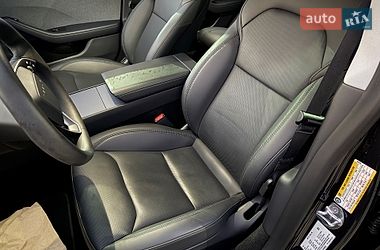 Седан Tesla Model 3 2024 в Львове