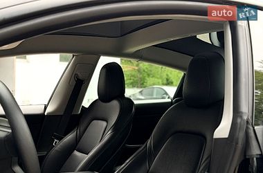 Седан Tesla Model 3 2022 в Києві