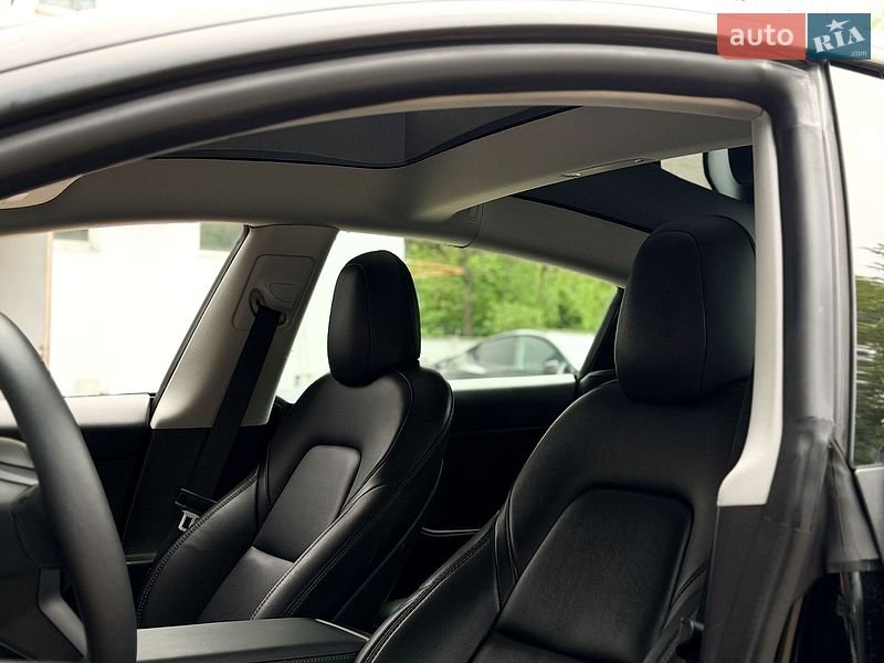 Седан Tesla Model 3 2022 в Києві