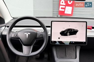 Седан Tesla Model 3 2022 в Києві