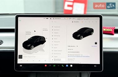 Седан Tesla Model 3 2022 в Києві