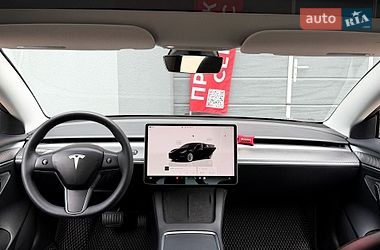 Седан Tesla Model 3 2022 в Києві