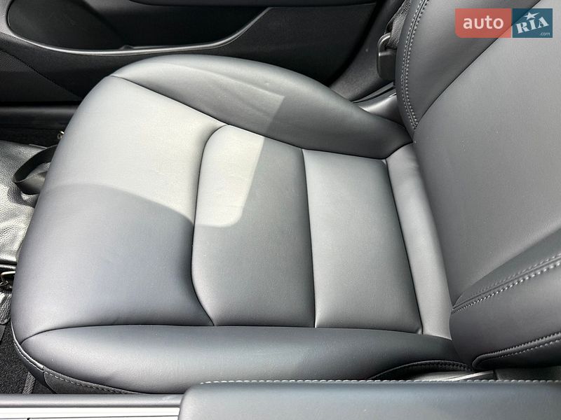 Седан Tesla Model 3 2023 в Киеве