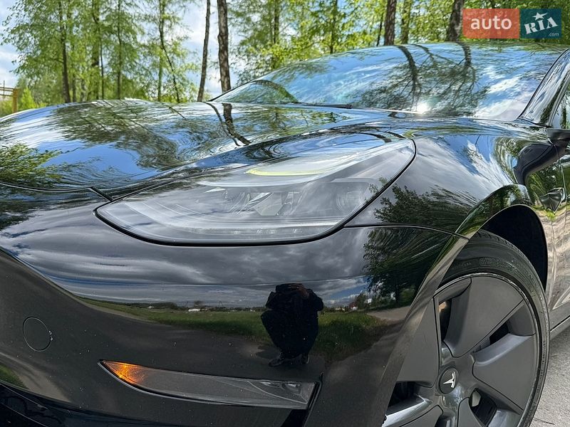 Седан Tesla Model 3 2023 в Киеве