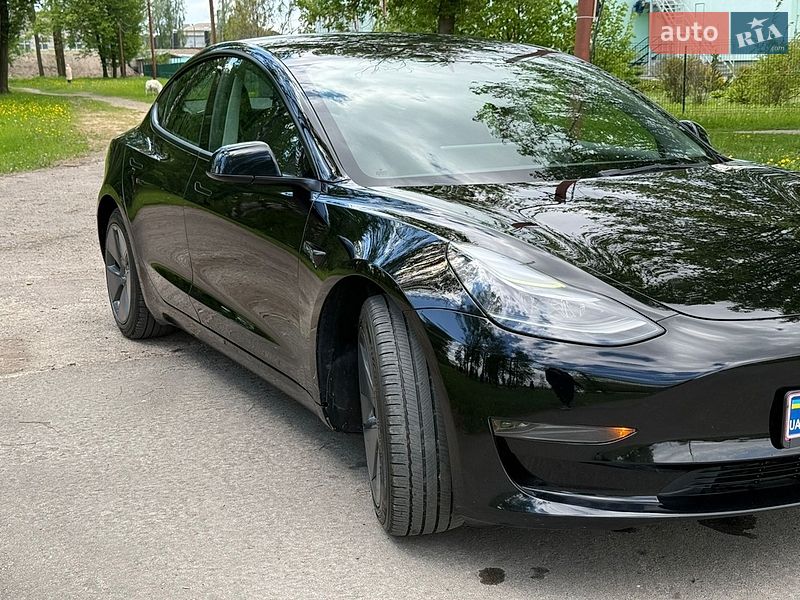 Седан Tesla Model 3 2023 в Киеве